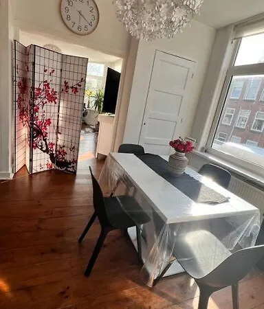 ホームステイ 5stars In A Shared Flat By The Beach, The Dunes And The Harbor デン・ハーグ