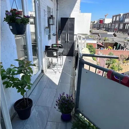 5stars In A Shared Flat By The Beach, The Dunes And The Harbor ホームステイ