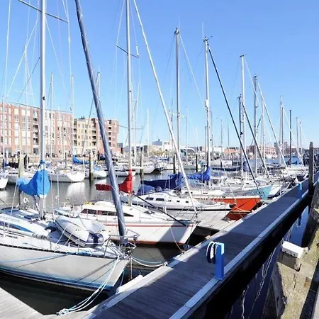 5stars In A Shared Flat By The Beach, The Dunes And The Harbor Homestay *